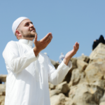 How Does the October Weather Impact Your Umrah Experience?